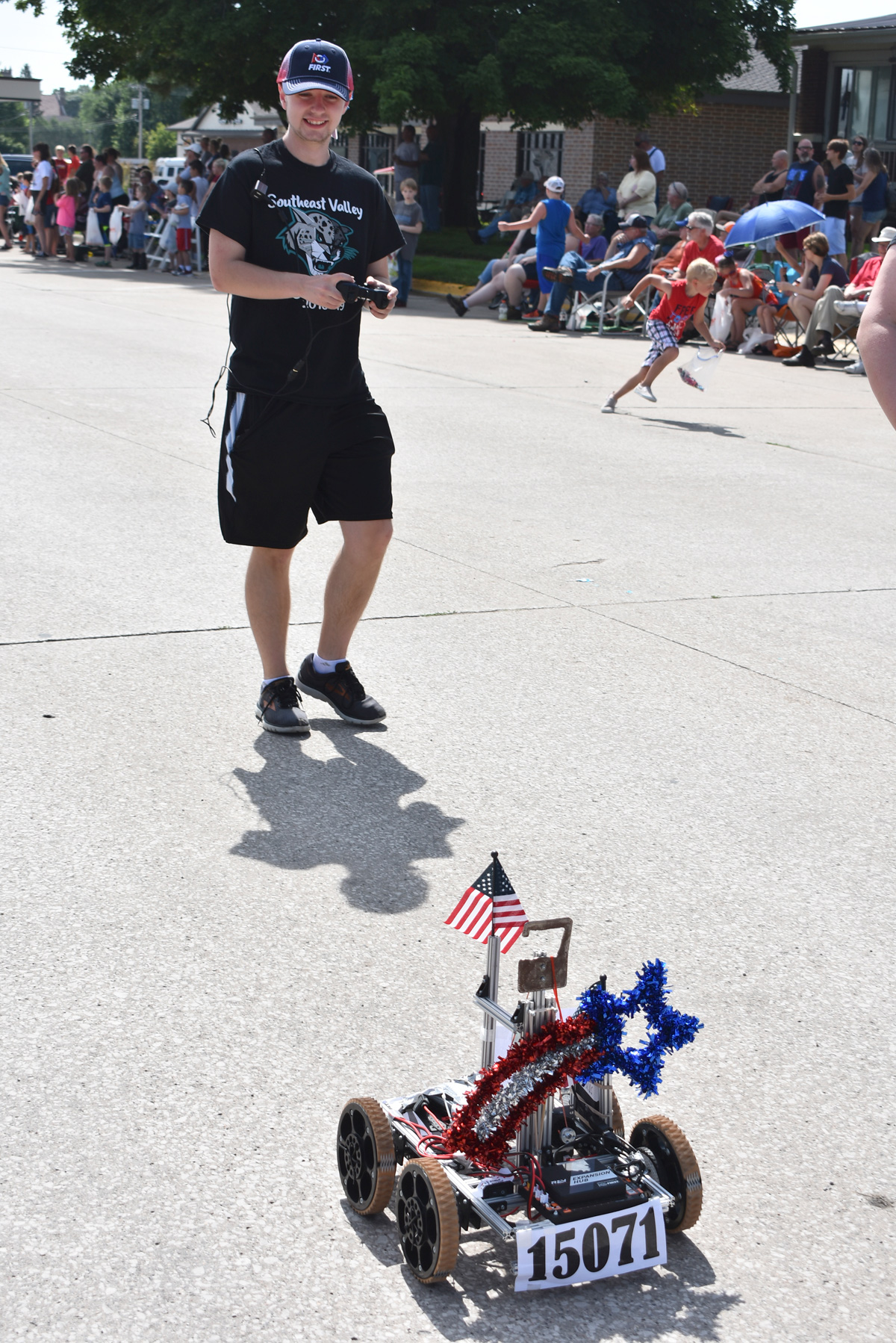 A bright day for a parade News, Sports, Jobs Messenger News